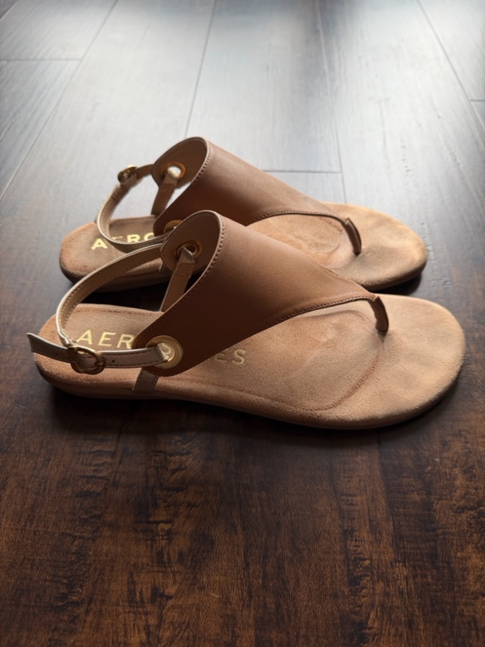 Aerosoles Conclusion Tan/Gold Combo Flat Sandal